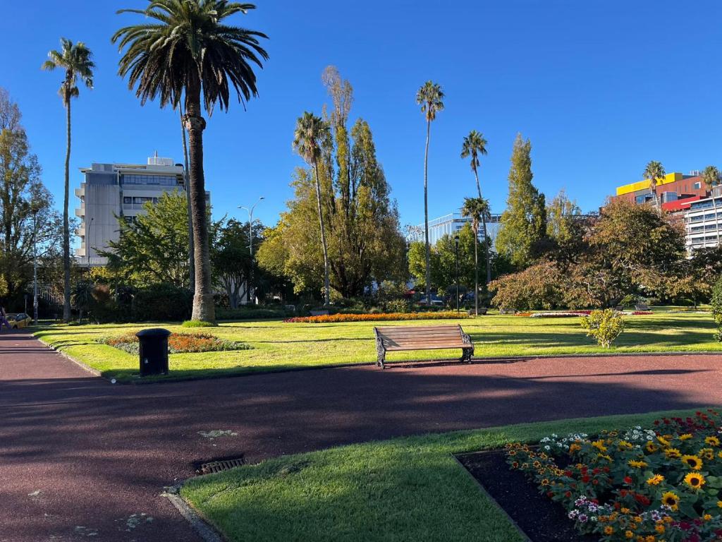 Arthur 2 bedroom 1 living room balcony view wifi gym swiming pool and easy parking1214 - Resim 10