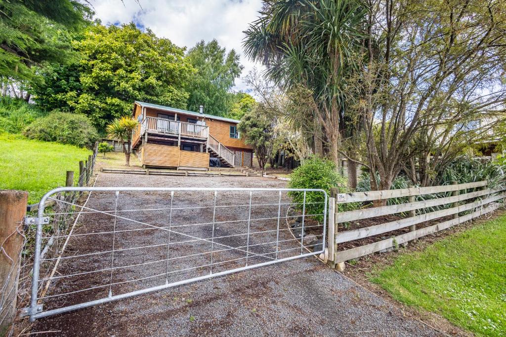 Κήπος έξω από το Alpine Charm - Ohakune Holiday Home