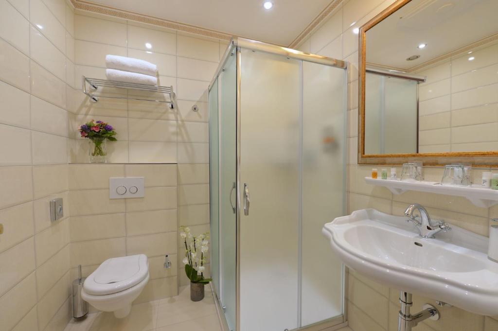 Hotel Hastal Prague Old Town - Resim 44