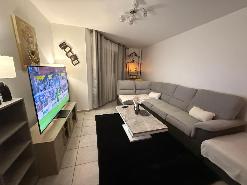 Μια τηλεόραση ή/και κέντρο ψυχαγωγίας στο Loft BENUB SERENITY