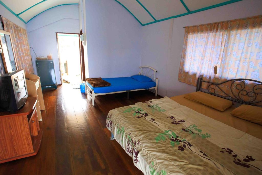 Rimtalay Resort Koh Si Chang - Deluxe Bungalow With Sea View