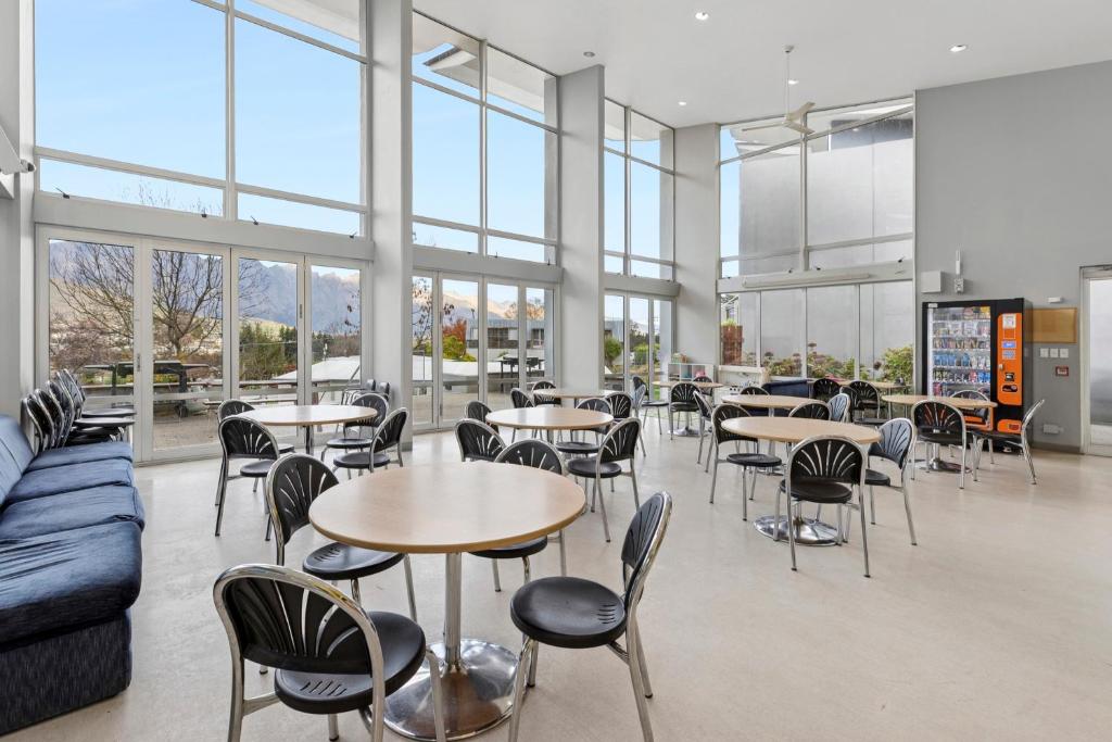 Hampshire Holiday Parks - Queenstown Lakeview - Resim 4