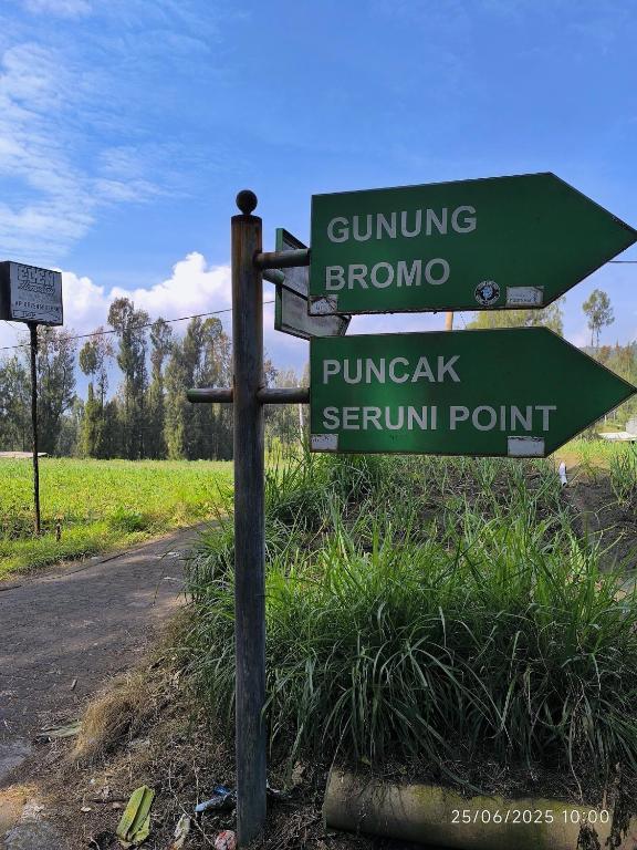 a street sign on the side of a road at Elen Villa by ABM in Ngadisari