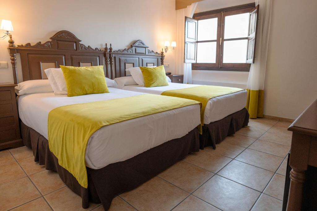 Hotel María de Molina - Family Room