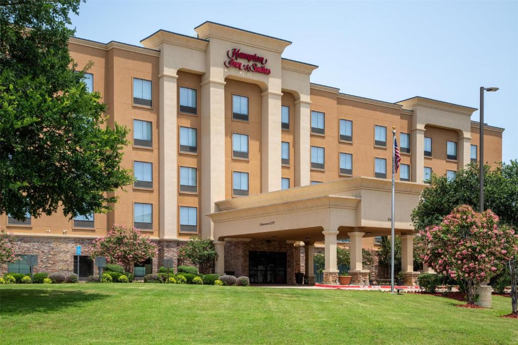 a rendering of the front of the hotel at Hampton Inn & Suites Dallas-Arlington North-Entertainment District in Arlington