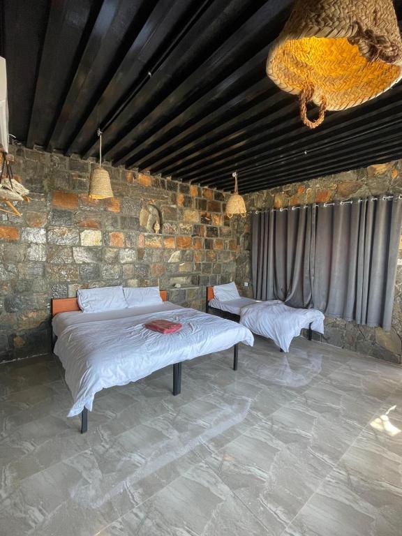 Fotografie z fotogalerie ubytování Balcony walk rest house Jabal shams v destinaci Sa‘ab Banī Khamīs