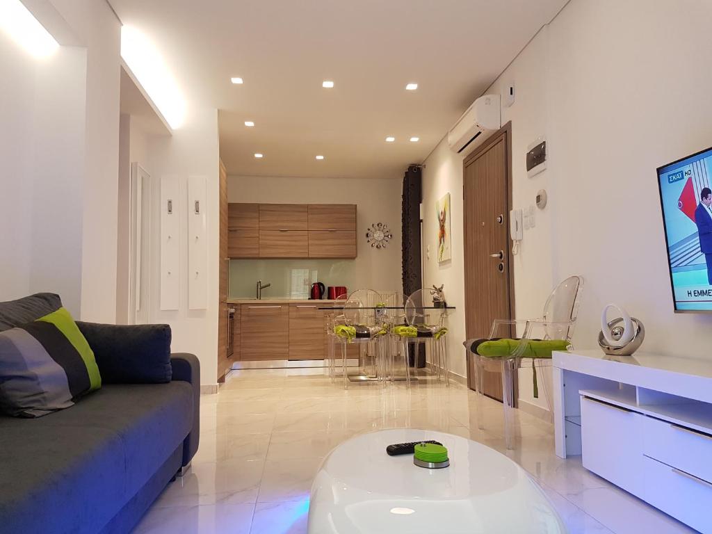 Laura White Tower Apartment - 3