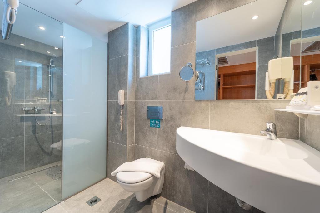 Łazienka w obiekcie Arte Hotel