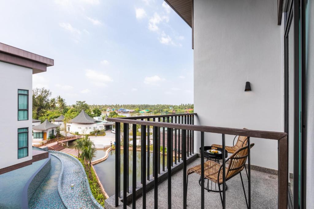 Na Tree Tara Riverside Resort Amphawa Damnoensaduak - Superior King Room