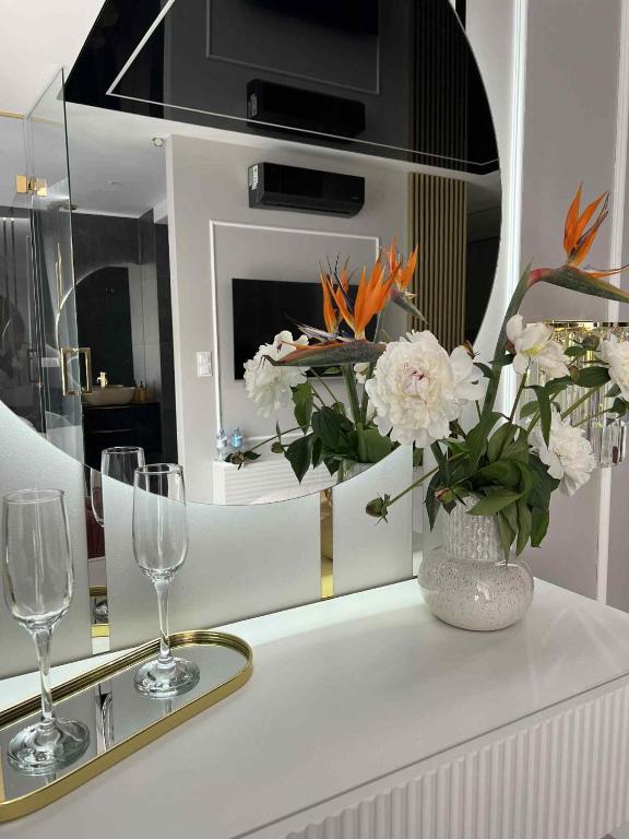 Paris in Cracow Apartment - 3