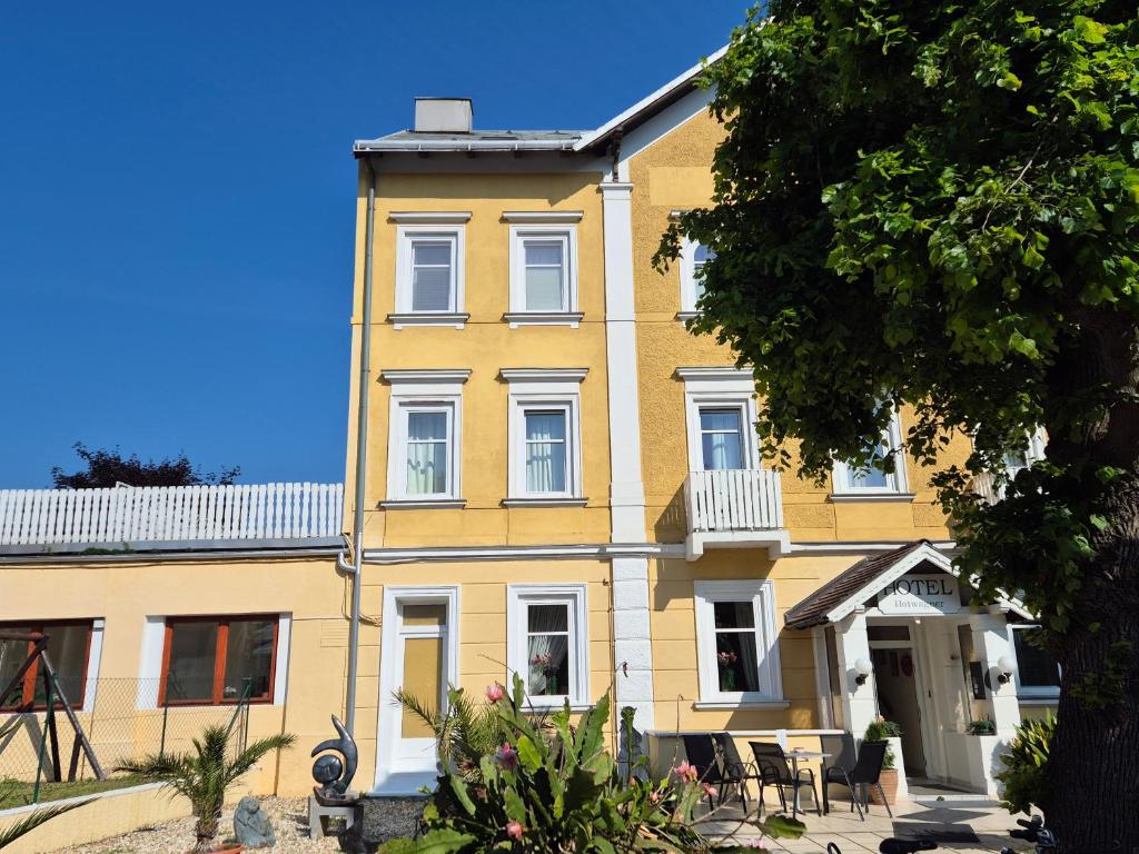 Budova, kde se hotel nachází