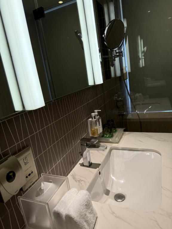 Koupelna v ubytování Holiday Inn Shanghai Hongqiao by IHG - near by Hongqiao Airport & NECC
