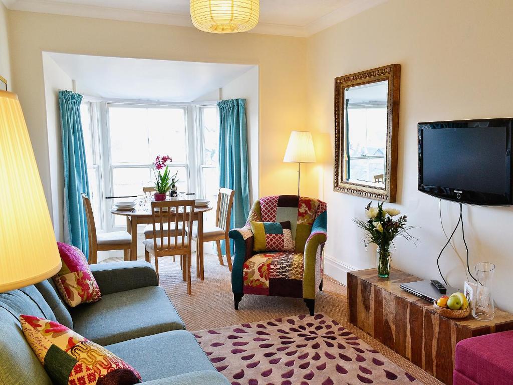 Et tv og/eller underholdning på Deja Vu