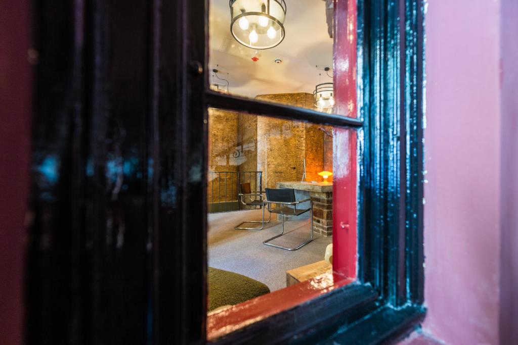 East-West Budapest Boutique Hotel - Resim 6