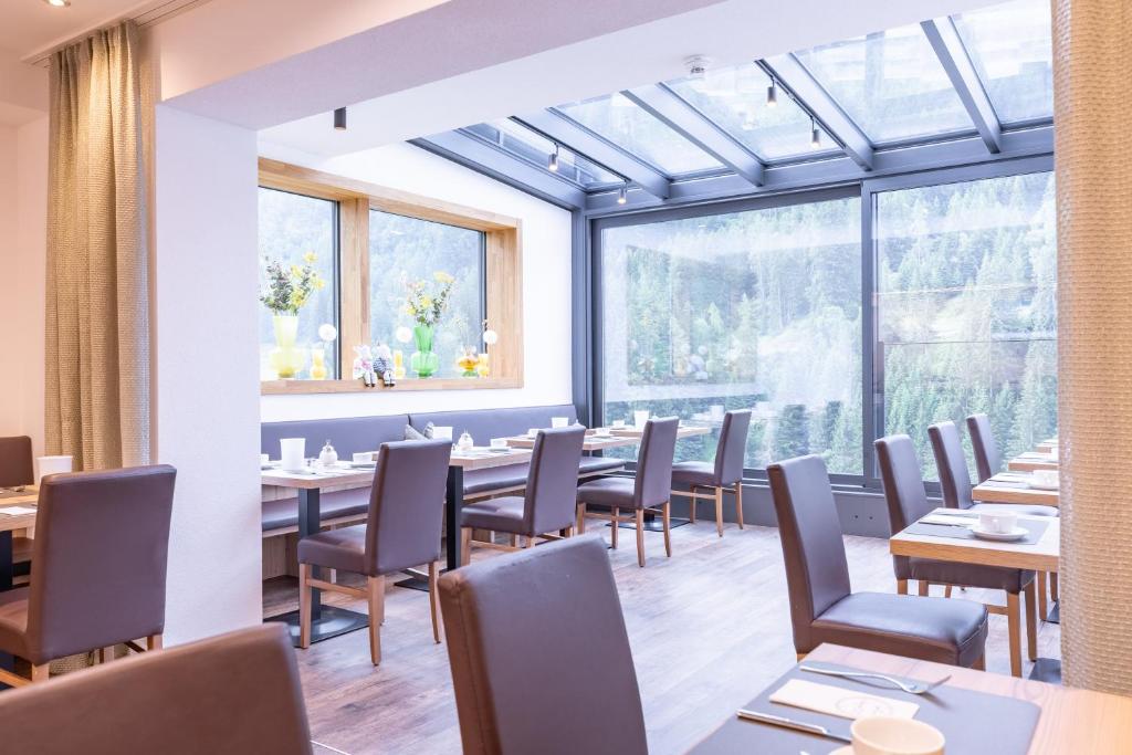 Restoran või mõni muu söögikoht majutusasutuses Haus Sattelblick