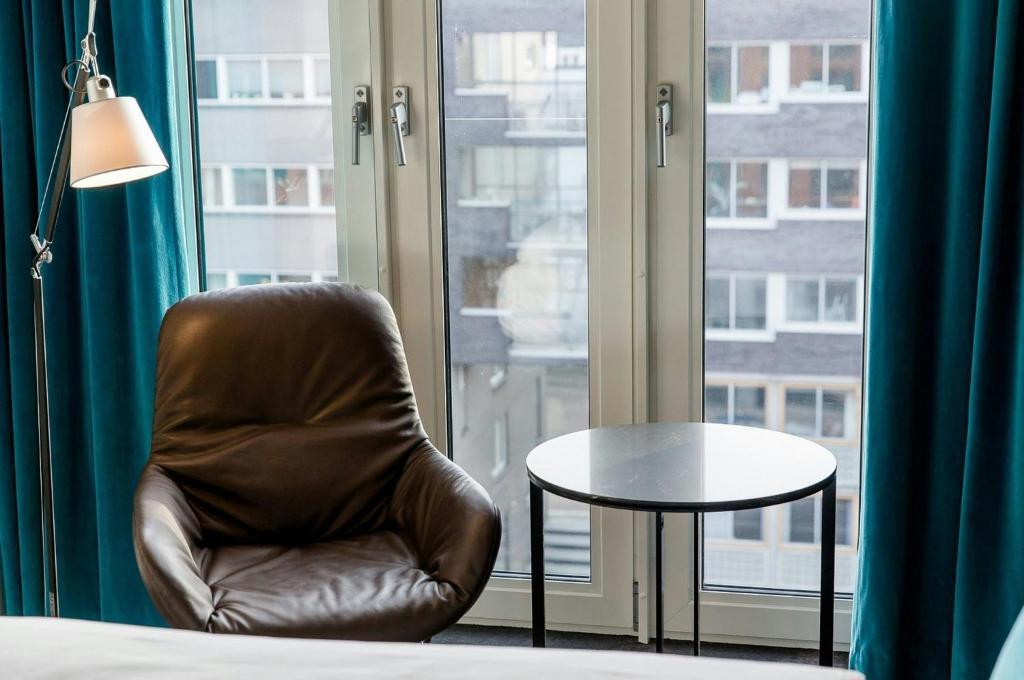 Motel One Amsterdam-Waterlooplein - Resim 19