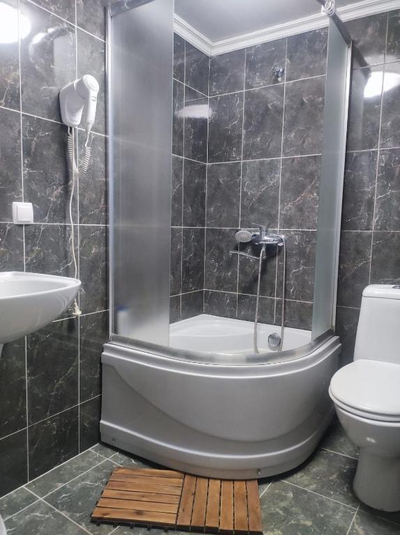 Bagno di Ushba House
