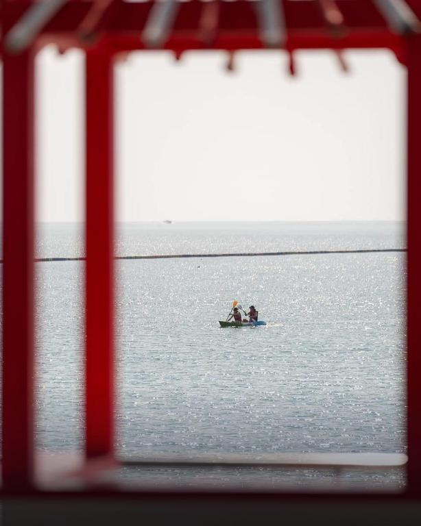 Hotel Tide Phuket Beachfront - Resim 8