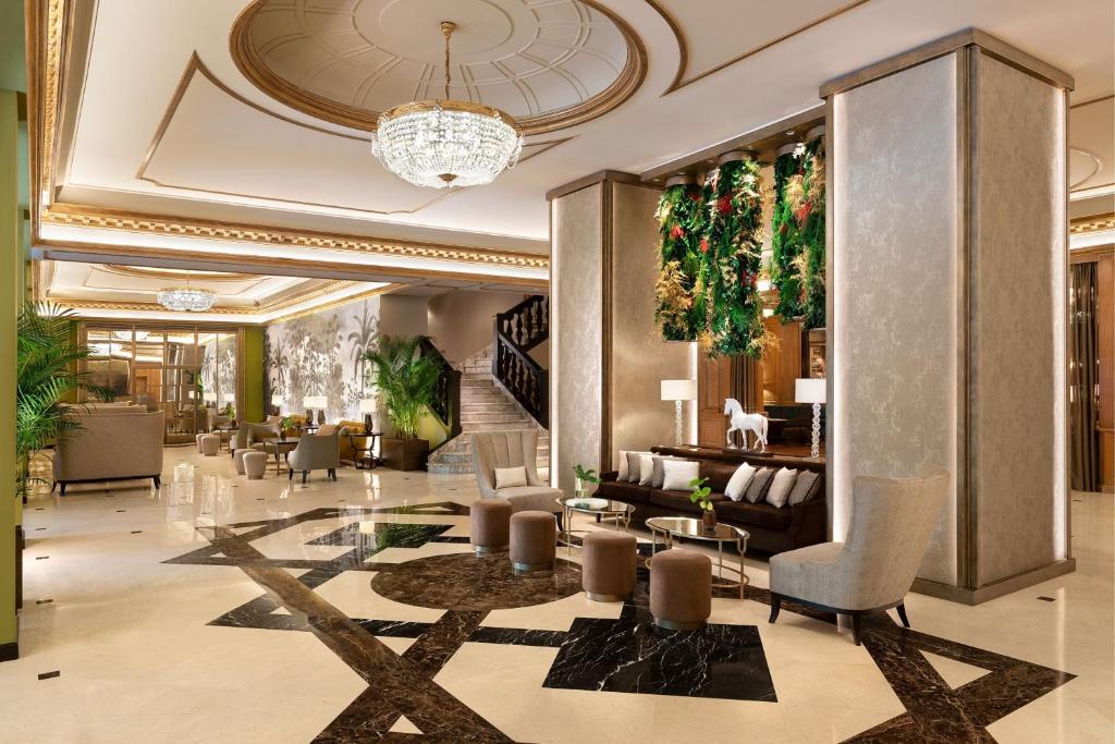 Гостиная зона в The Westin Palace, Milan
