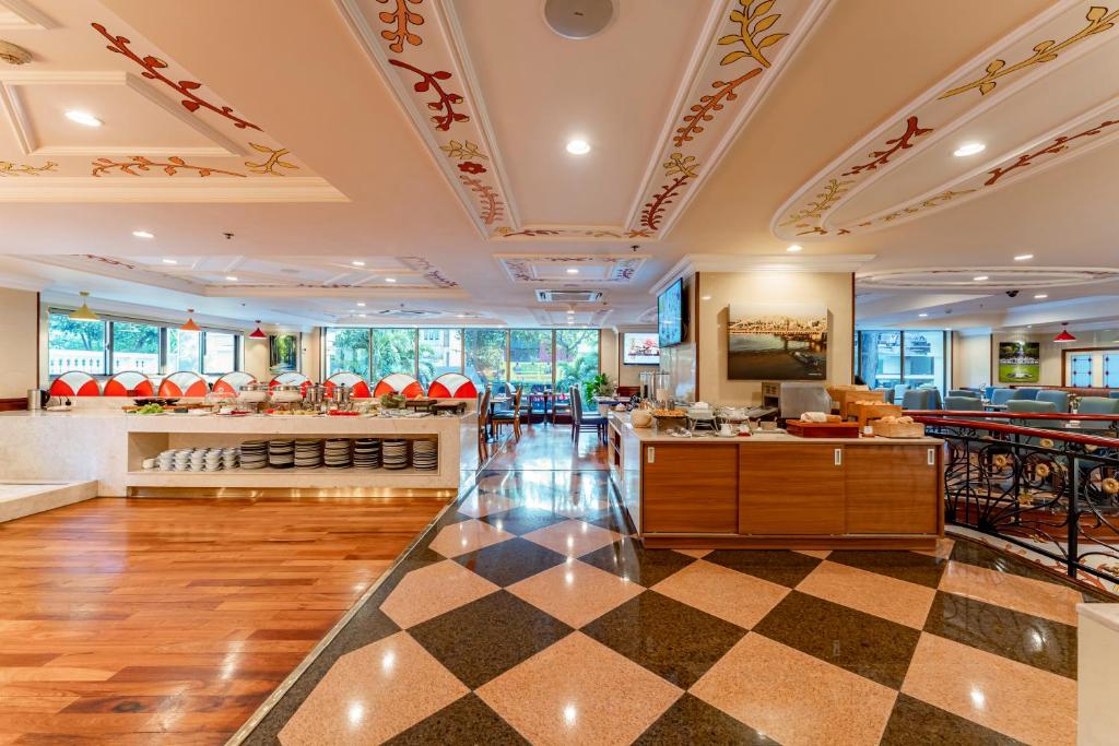 Sherwood Residence 7