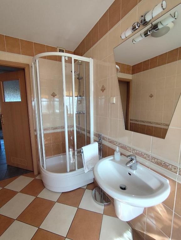 Gosciniec Tombor - Resim 12