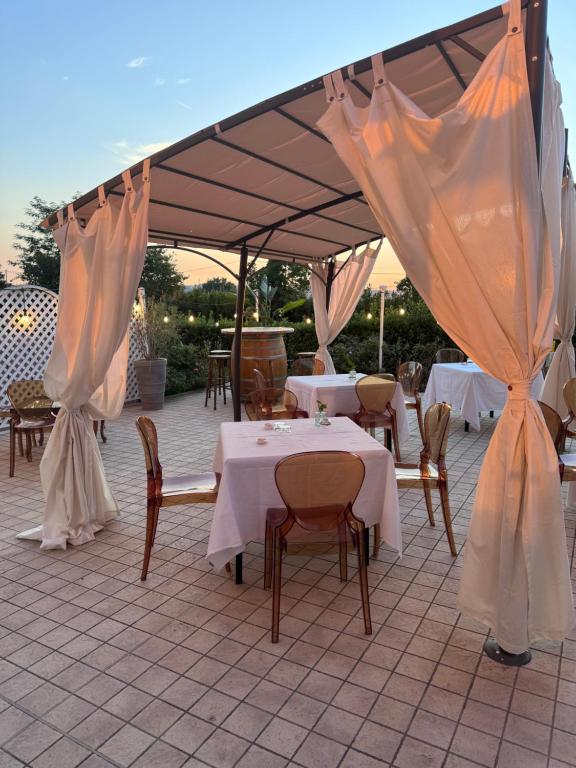 Restaurace v ubytování Grand Hotel Forlì