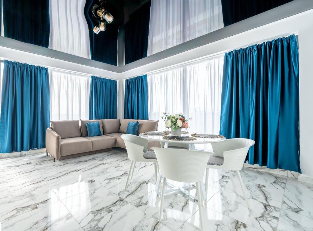 Khu vực ghế ngồi tại mamaia nord ambient 2