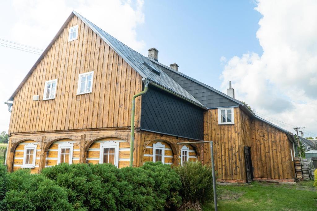 Budova, kde se prázdninový dům nachází
