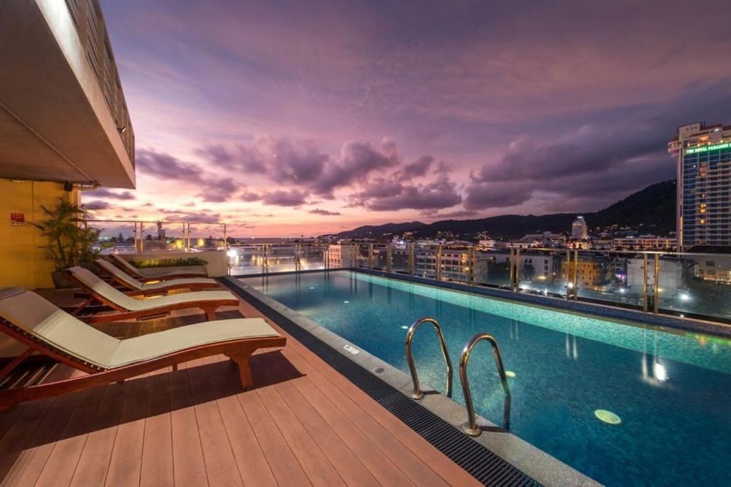 Centro One Patong - Resim 7