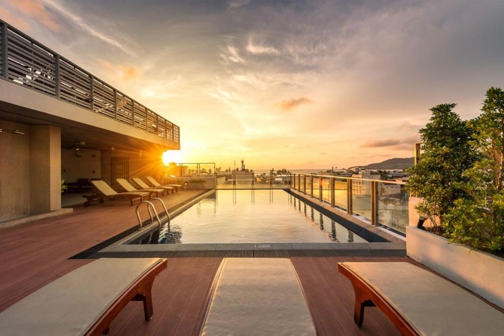 Centro One Patong - Resim 12