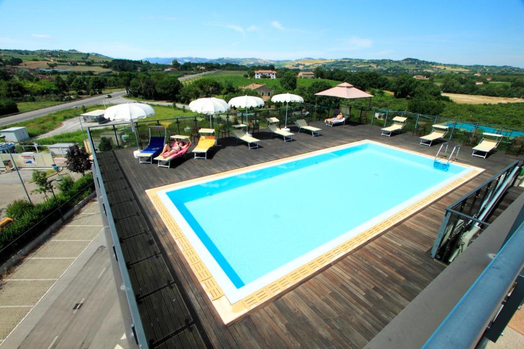 Bazén v ubytování Grand Hotel Forlì nebo v jeho okolí