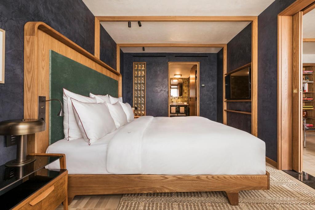 La Fondation - Resim 29