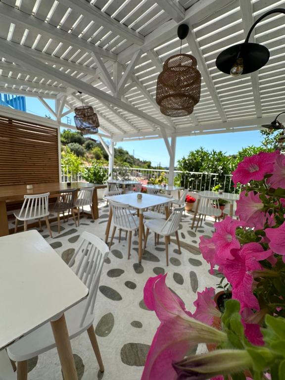 Restaurace v ubytování Galini Hellenic Hospitality