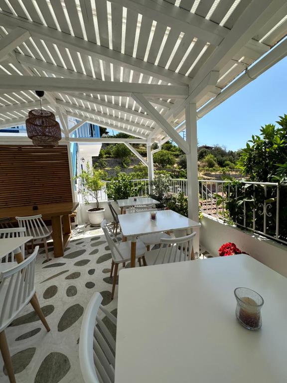 Balkón nebo terasa v ubytování Galini Hellenic Hospitality