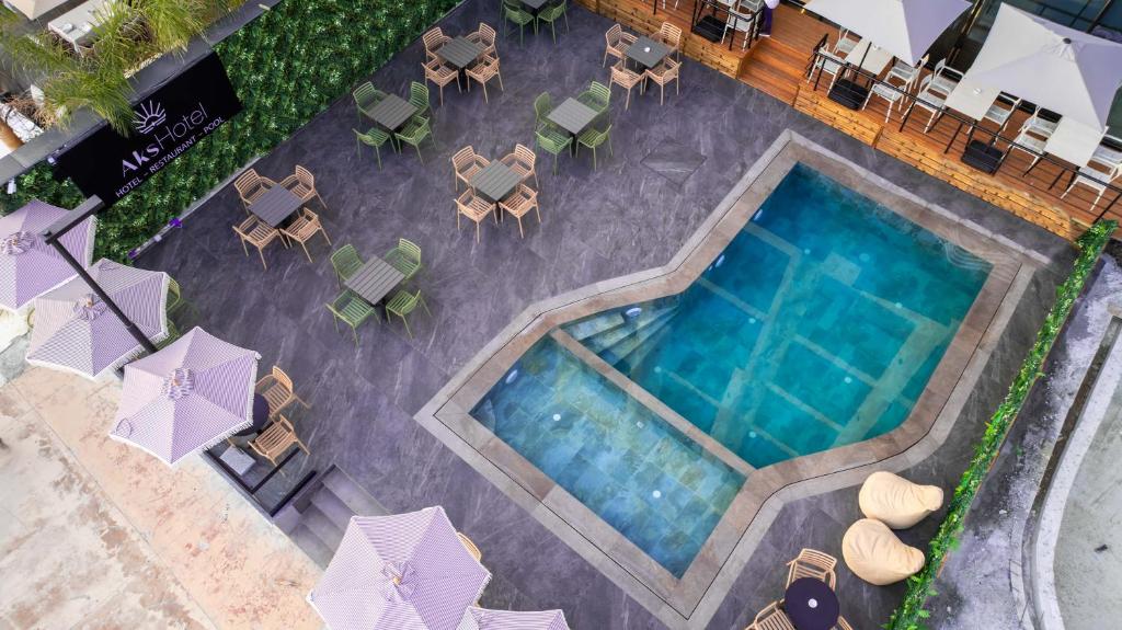 Bazén v ubytování Aks Hotel nebo v jeho okolí