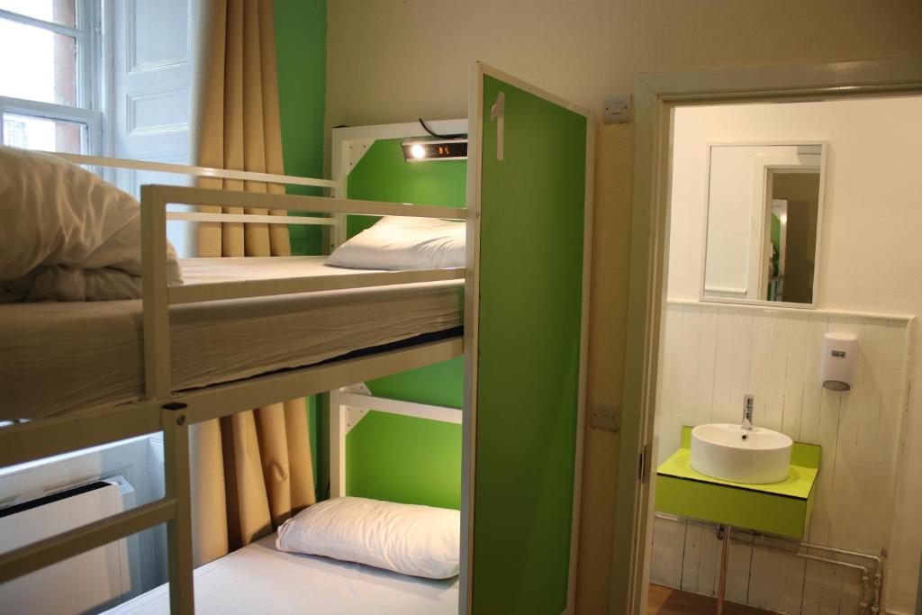 Safestay Edinburgh Cowgate - Bunk Twin Room Ensuite