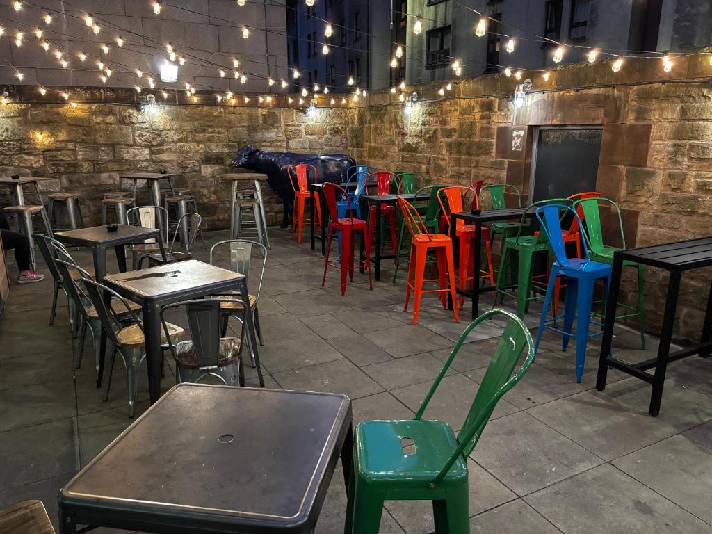A restaurant or other place to eat at Safestay Edinburgh Cowgate