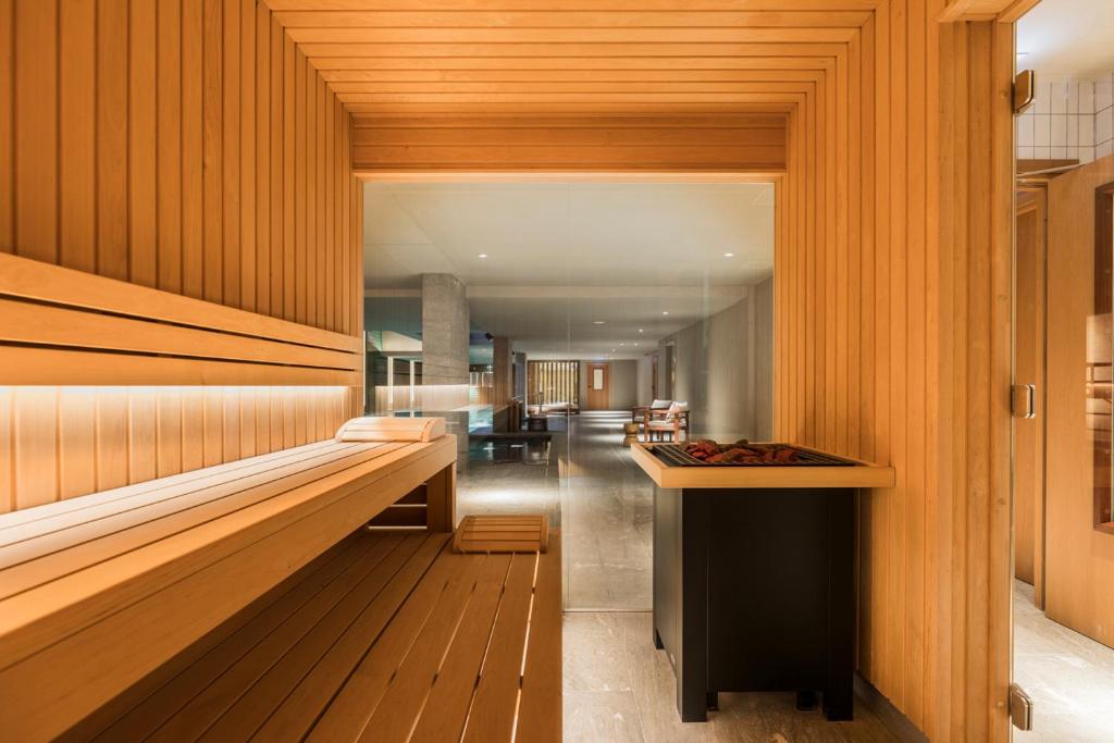 La Fondation - Resim 38