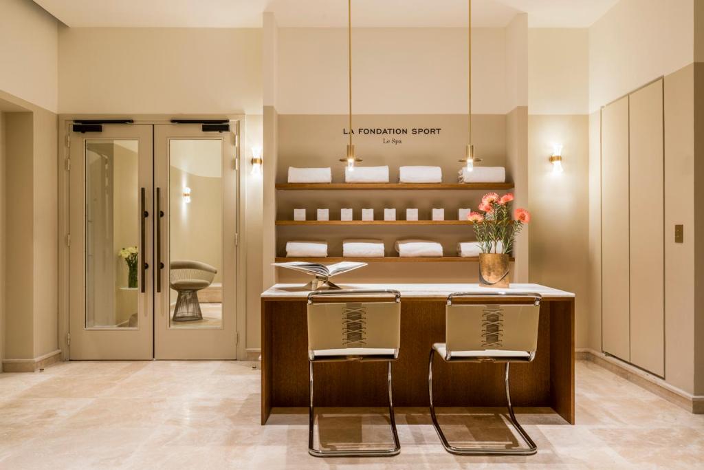 La Fondation - Resim 37