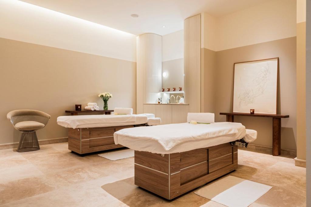 La Fondation - Resim 11