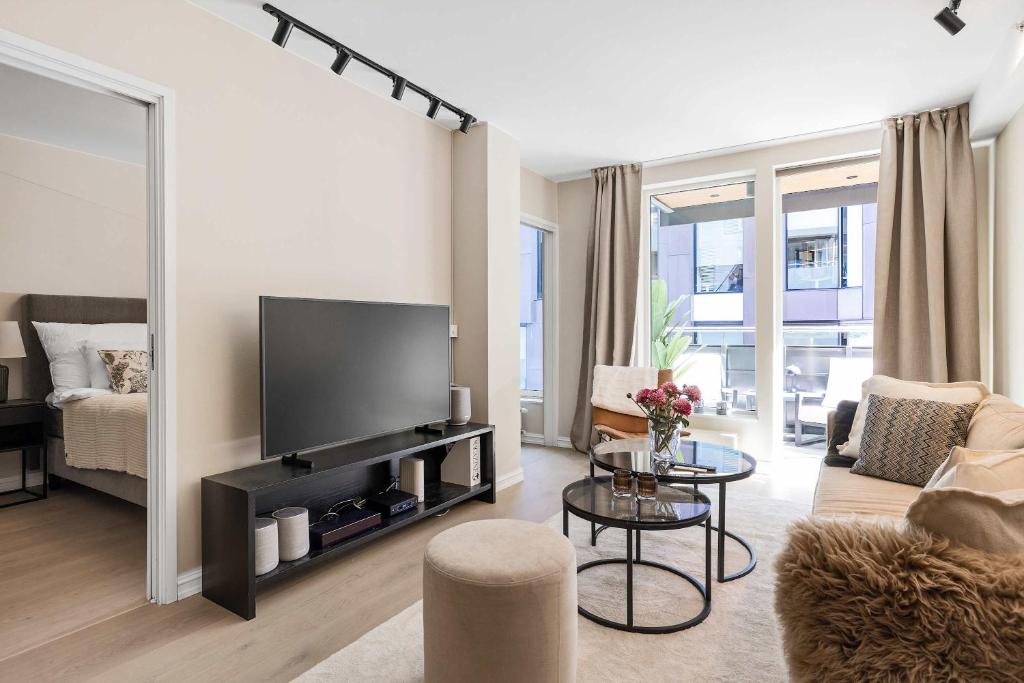 Curated visual reference: Picture Idea: Dinbnb Apartments L High End L Balcony L Rooftop L
