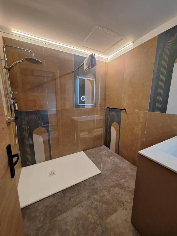 Koupelna v ubytování Hôtel La Perna