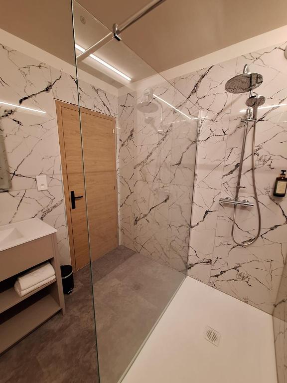 Koupelna v ubytování Hôtel La Perna