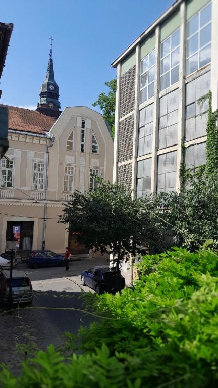 Το κτήριο όπου στεγάζεται  το διαμέρισμα