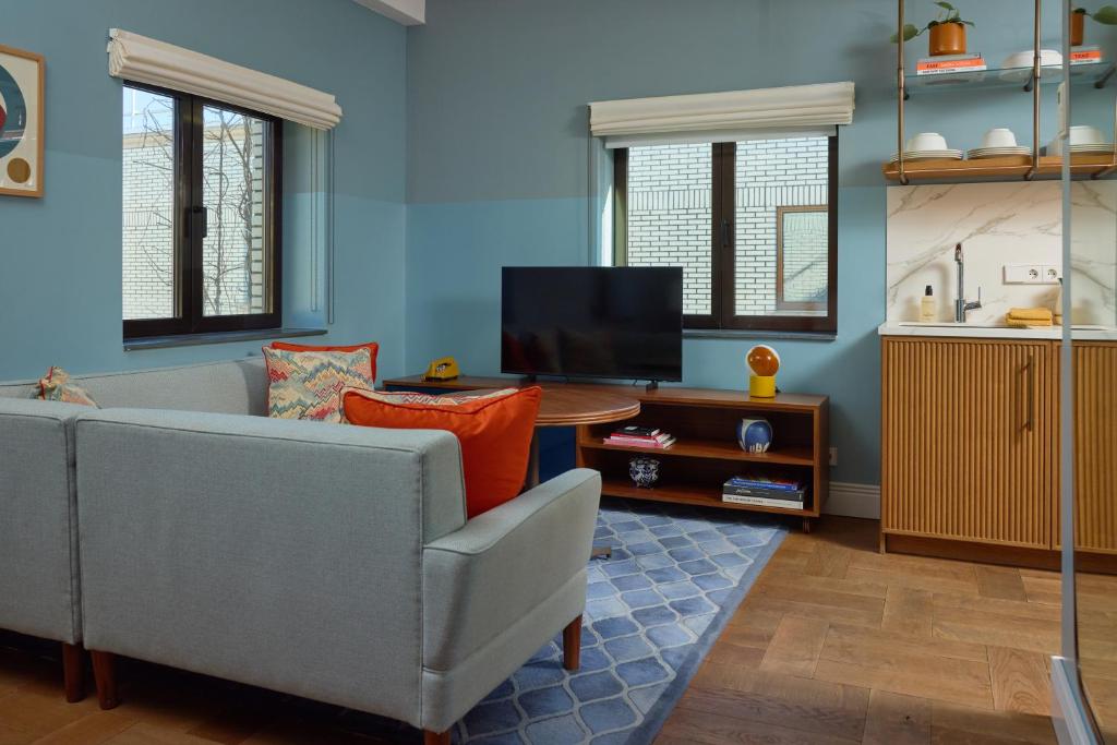 The July - Twenty Eight - Resim 11