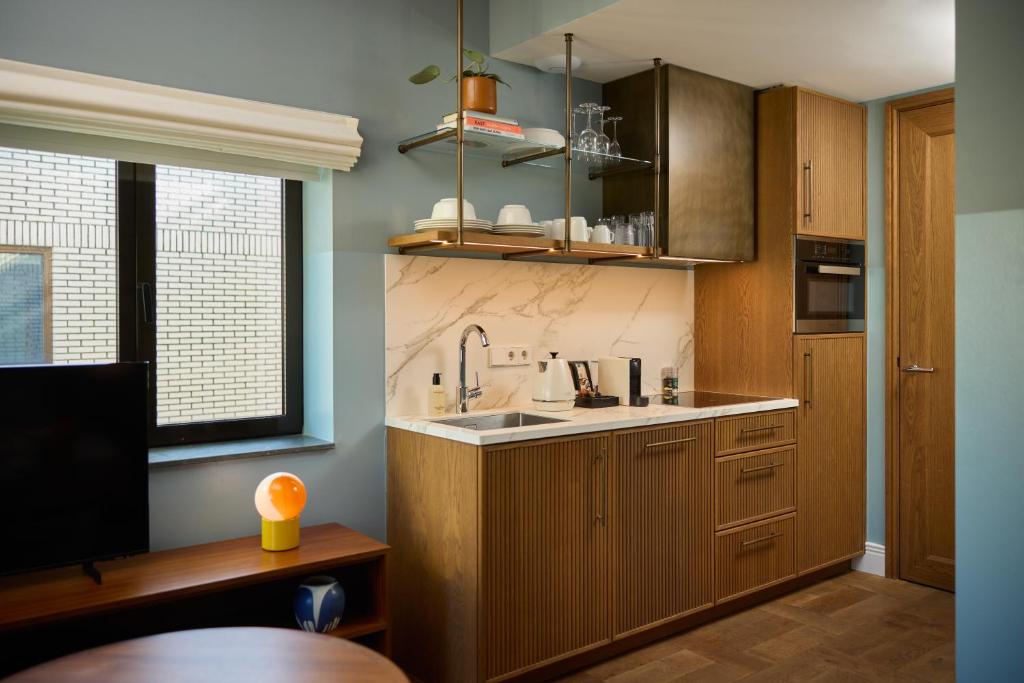 The July - Twenty Eight - Resim 14