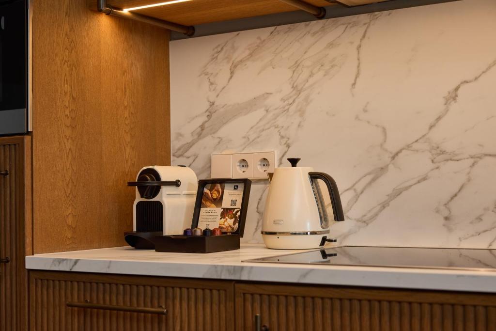 The July - Twenty Eight - Resim 15