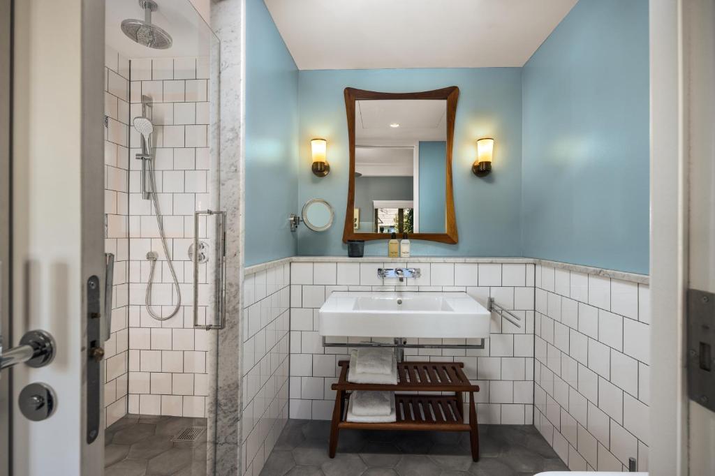 The July - Twenty Eight - Resim 22