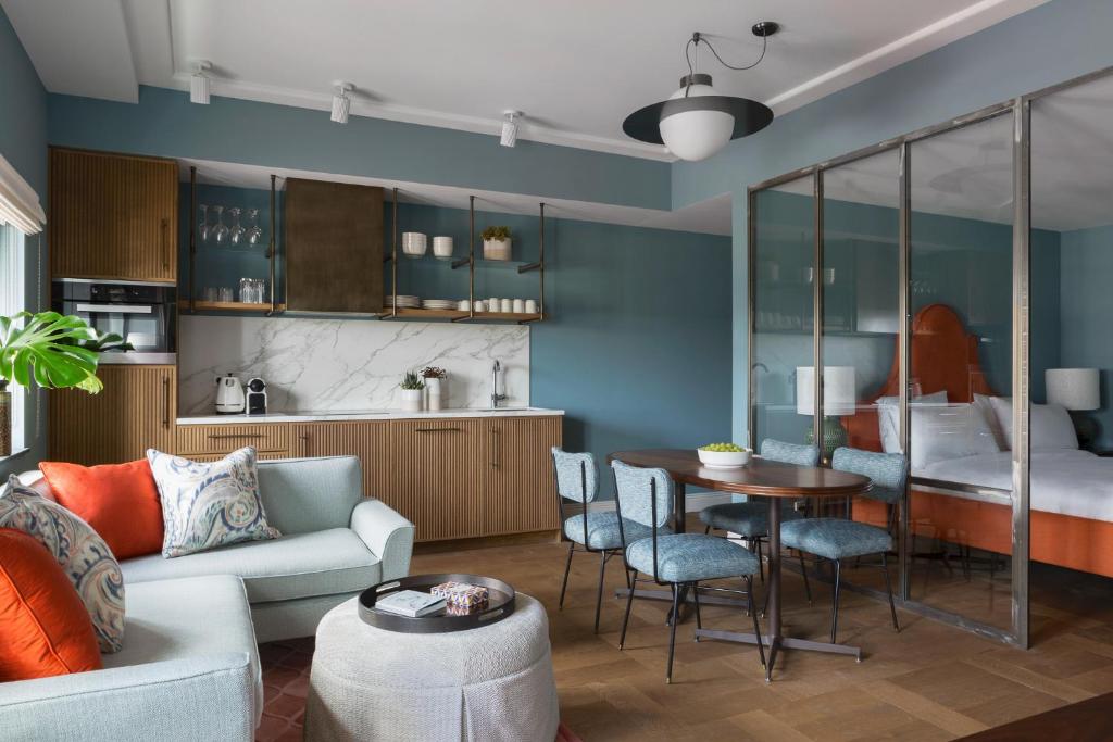 The July - Twenty Eight - Resim 28