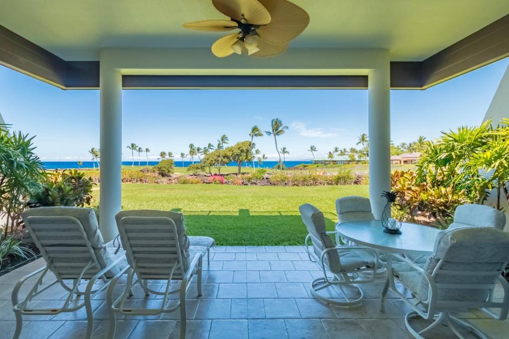 Κήπος έξω από το Enjoy Ocean Views from Mauna Lani Point A105